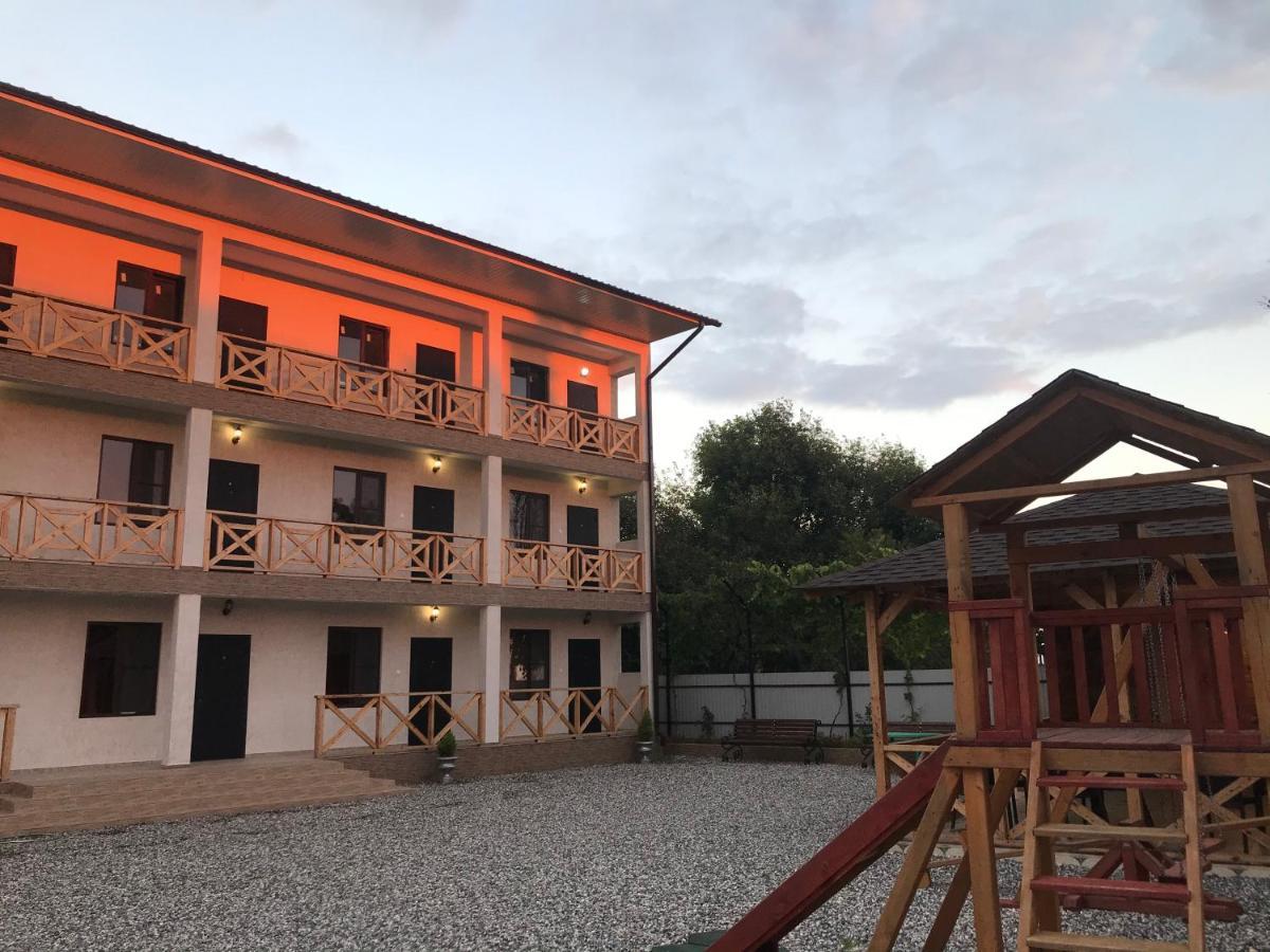Guest House Dana Pizunda Exterior photo